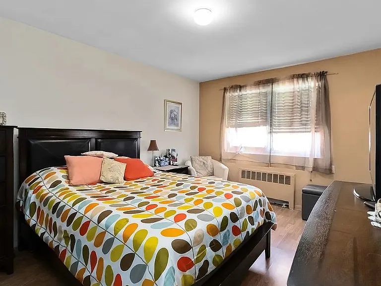 68-35 150th St #328B — Photo 4