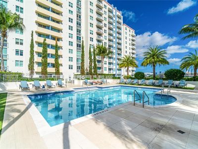 3000 Coral Way APT 1502, Miami, FL, 33145