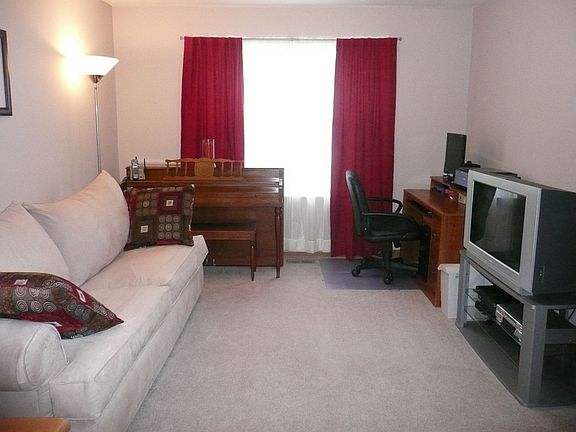 4th image of 459 Blaisdell Dr