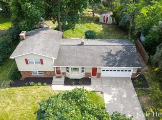 1038 Ferris St NW, Grand Rapids, MI 49544