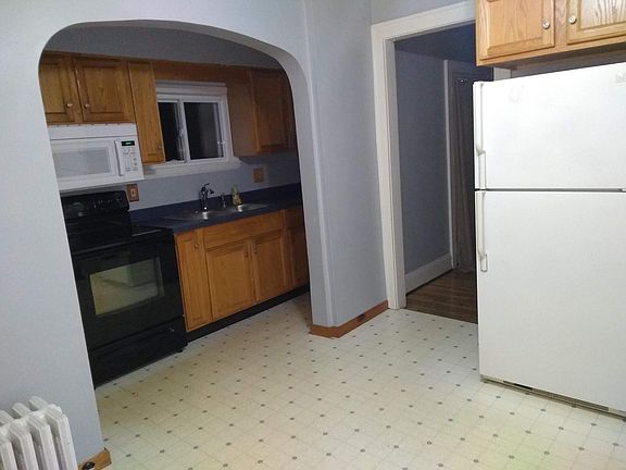 3rd image of 390 N Firestone Blvd