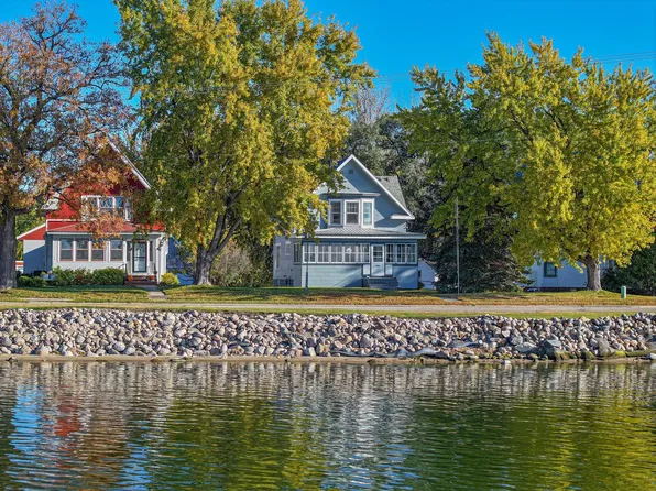 4 N Lakeshore Dr, Glenwood, MN 56334