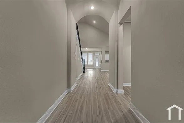 5 bed, 2816 sqft, $4,135 — Photo 1