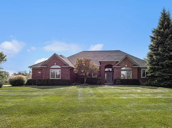 2678 Spyglass Dr, Oakland, MI 48363
