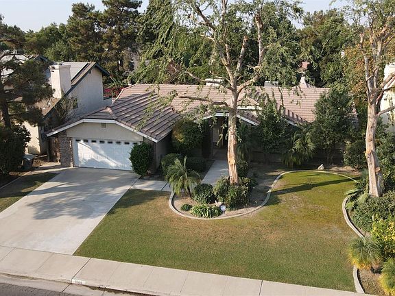 2nd image of 9808 Mesa Oak Dr