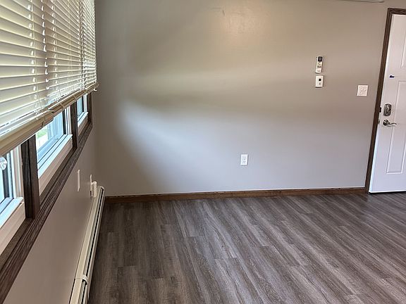 5th image of 6 S Sheakley Ave APT 8