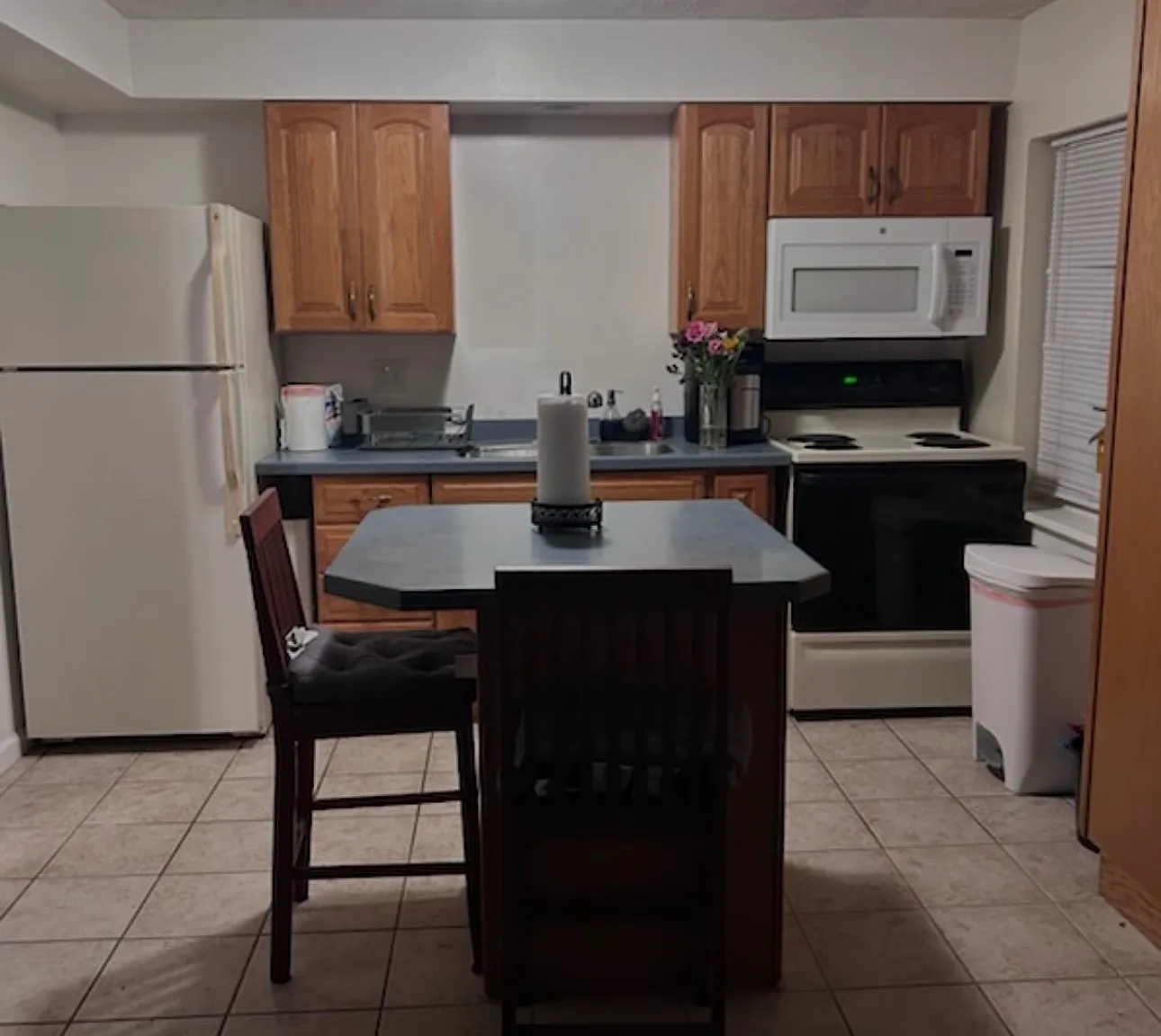 1 bed, 1000 sqft, $1,600 — Photo 2