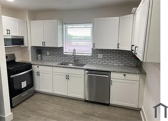 3 bed, 2000 sqft, $2,990 — Photo 1