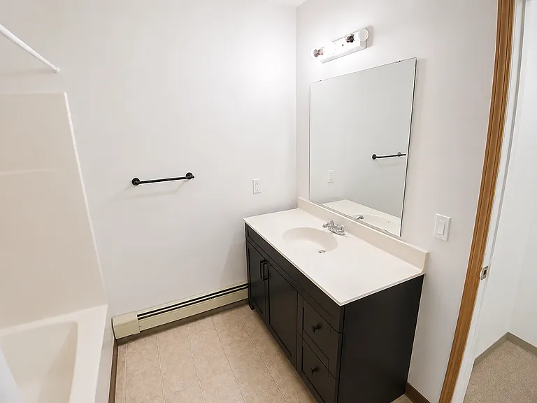315 4th Ave S #103 — Photo 10