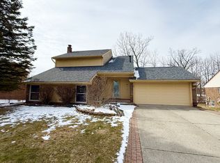 6842 Indian Creek Dr, West Bloomfield, MI 48322