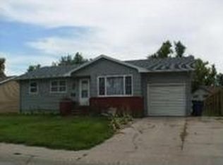 807 E 36th St, Kearney, NE 68847