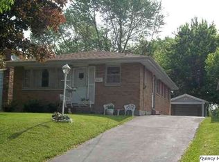 1021 S 16th St, Quincy, IL 62301