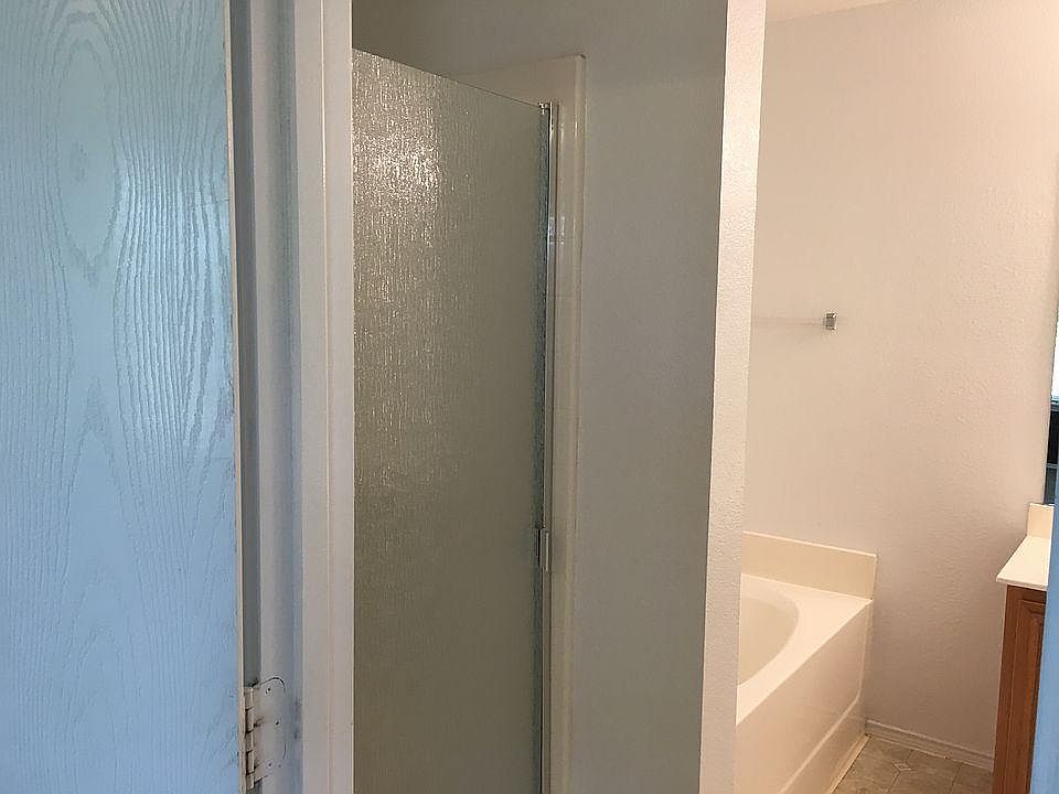2nd image of 1114 Crooked Creek Ct