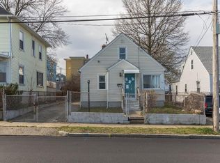 141 Byfield St, Providence, RI 02905