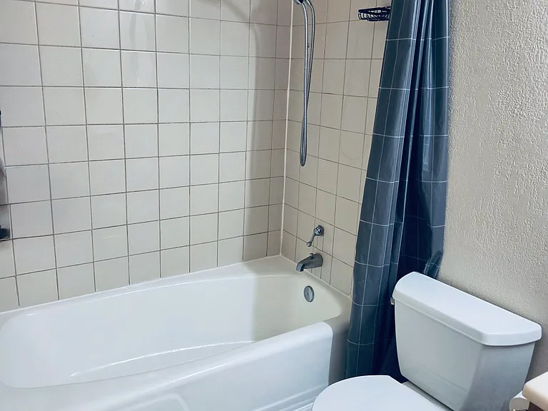 708 Fleming Ave E — Photo 6