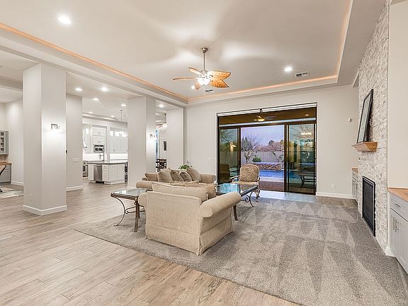 4th image of 7153 S Penrose Dr