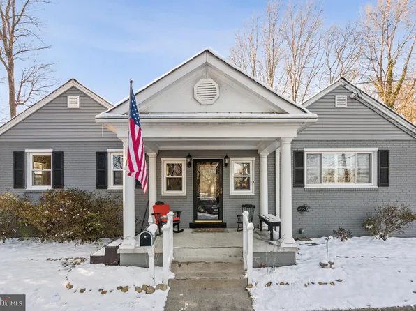 2509 Beacon Hill Rd, Alexandria, VA 22306