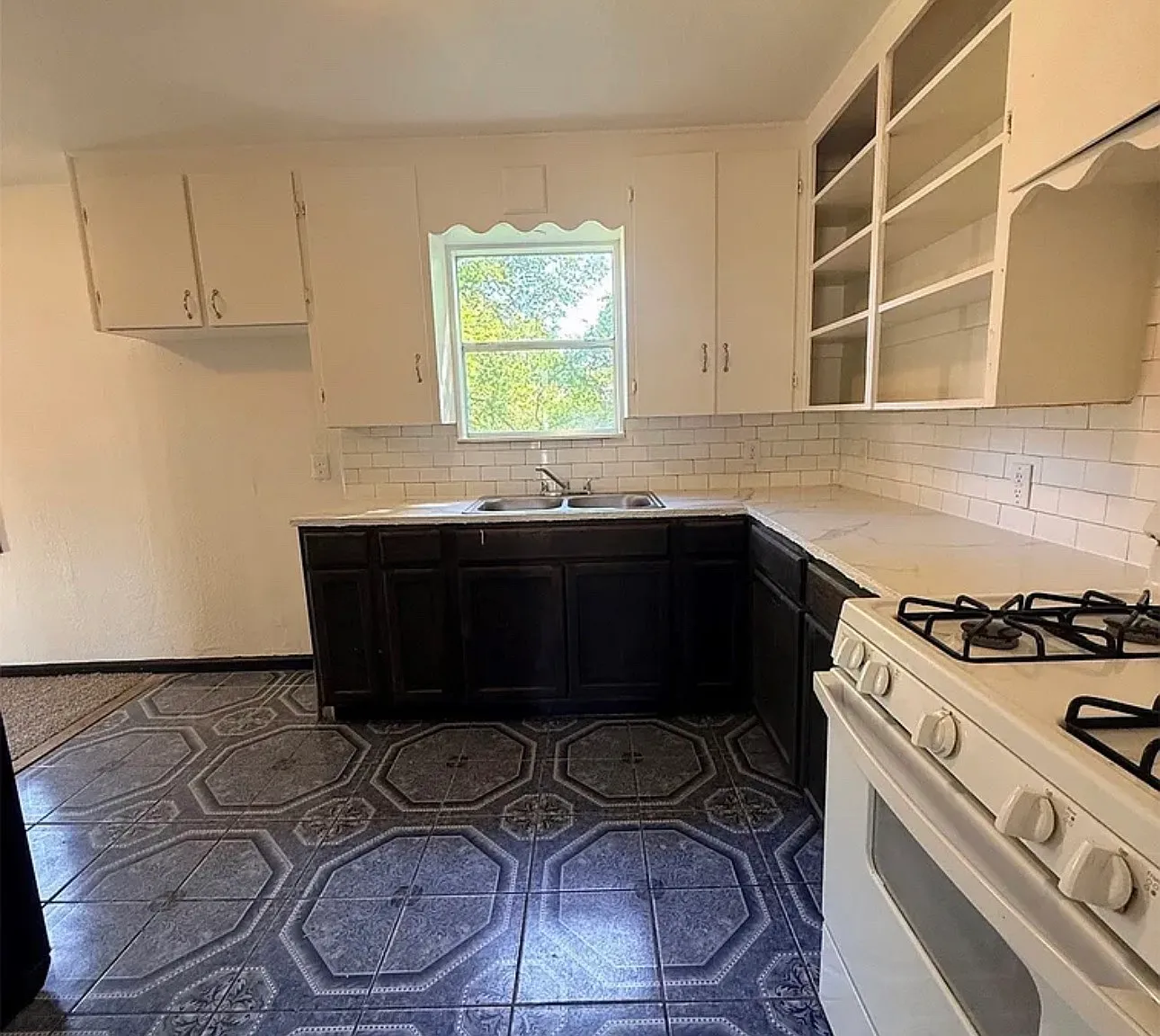 4 bed, 1190 sqft, $1,250 — Photo 3