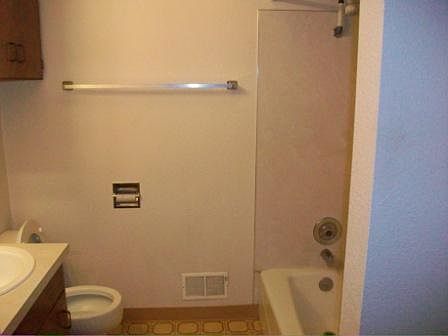4th image of 214 S 1st Ave #202