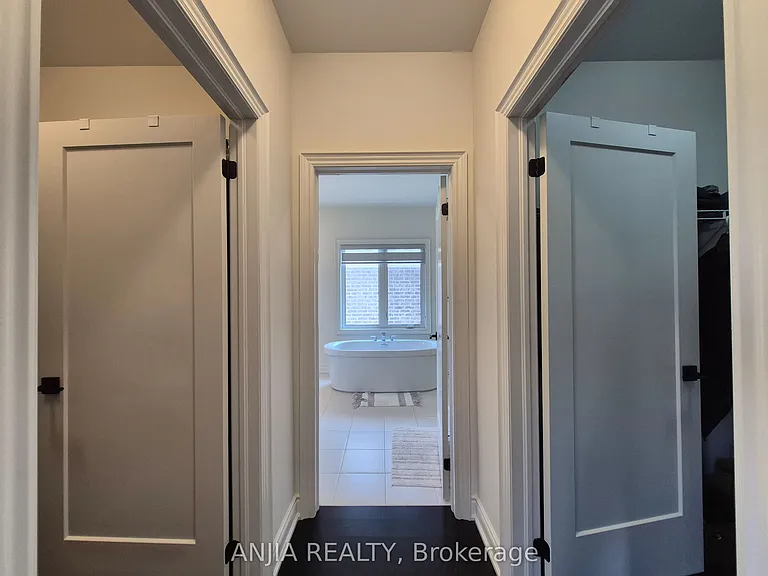 50 Meadow Vista Cres #UPPER — Photo 34