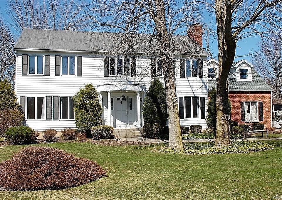 1st image of 243 Crestwood Ln
