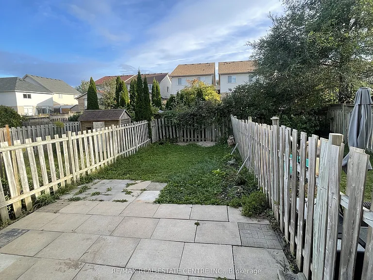 300 Activa Ave — Photo 9