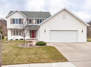 1910 Fox Valley Dr SW, Rochester, MN 55902