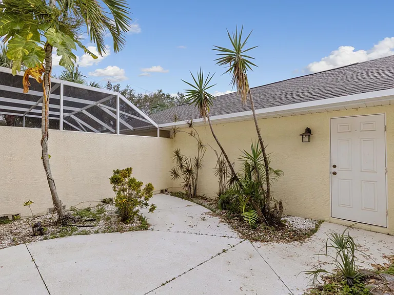 5650 Simonton St — Photo 39