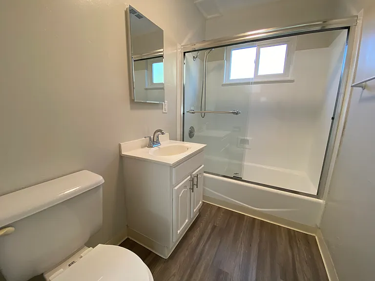 Mosaic Apartments — Photo 9