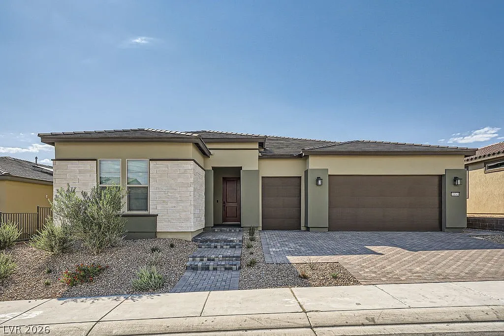 3 bed, 3.0 bath, 2355 sqft, $3,600 — Photo 2
