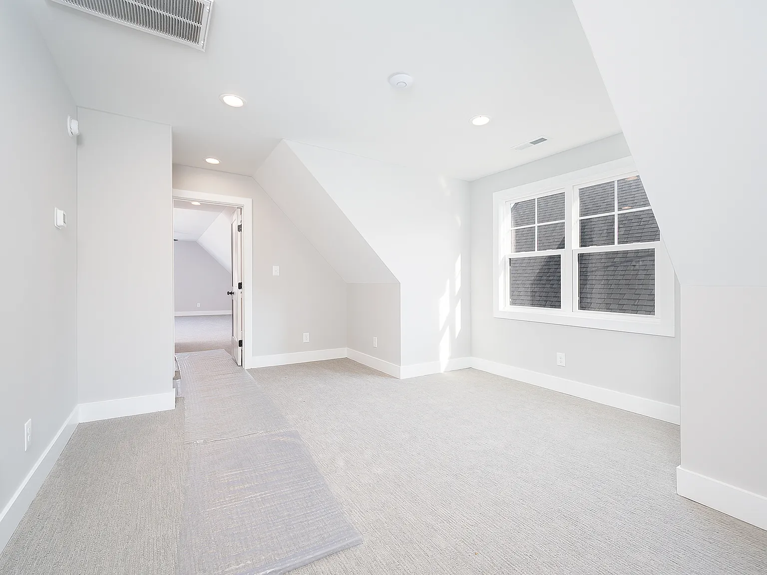 106 Lincolns Way — Photo 4