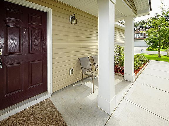 5th image of 8813 Shadowglen Dr