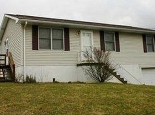 1667 Deerfield Rd, Washington, PA 15301