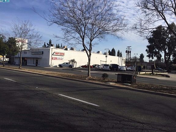 3rd image of 820 E Shields Ave