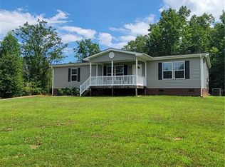 136 Afterburner Ln, Mount Airy, NC 27030