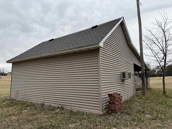 4th image of 54924 W Willow St