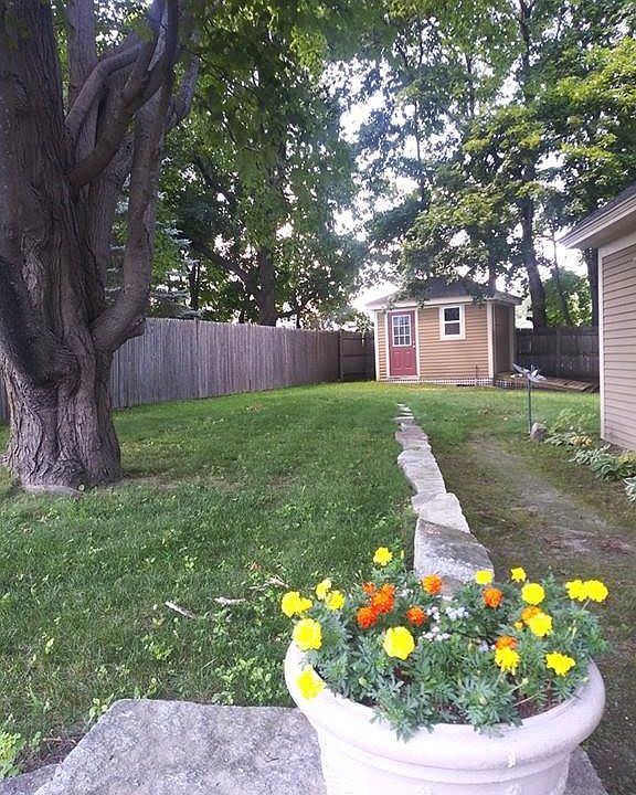 2nd image of 2 Edwards Pl