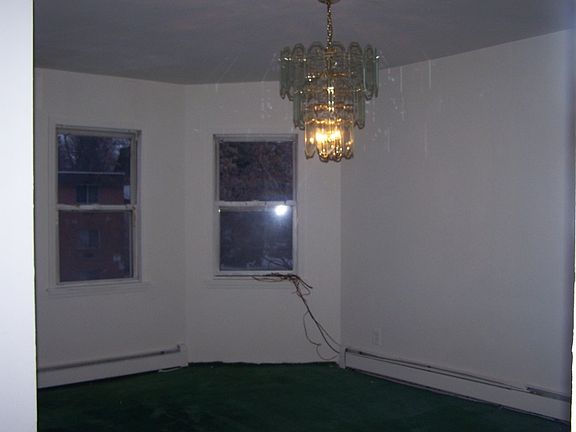 3rd image of 131 Washington St