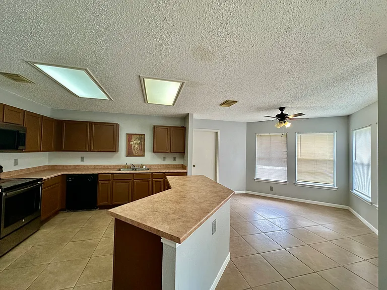 2129 Domal Ln — Photo 3