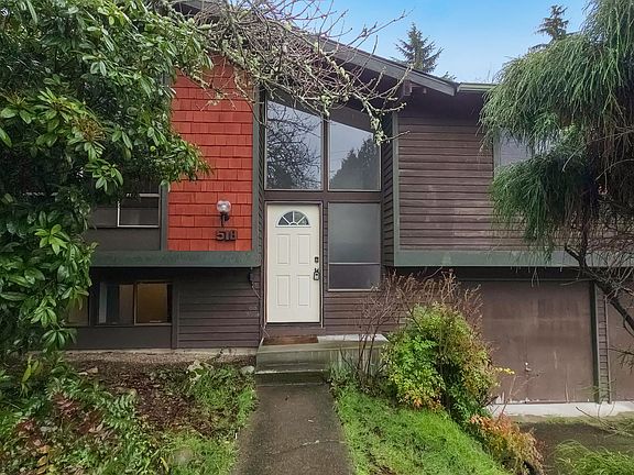 3rd image of 518 NE 182nd Ct