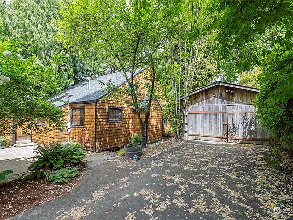 5th image of 908 N Cushman Avenue