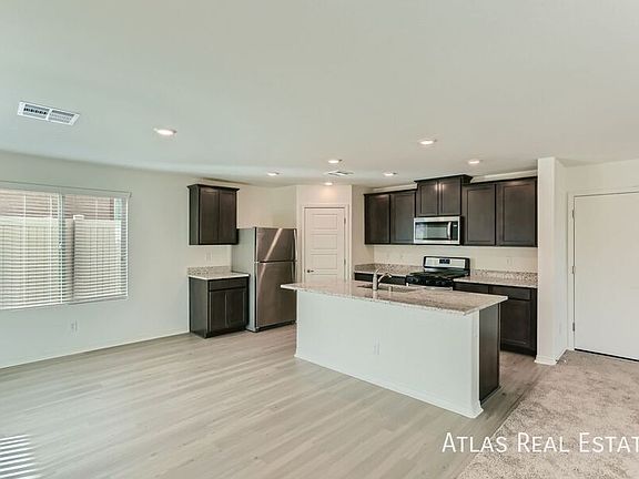 4th image of 521 El Gusto Ave
