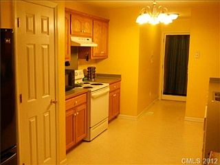 5th image of 702 Bowen Dr