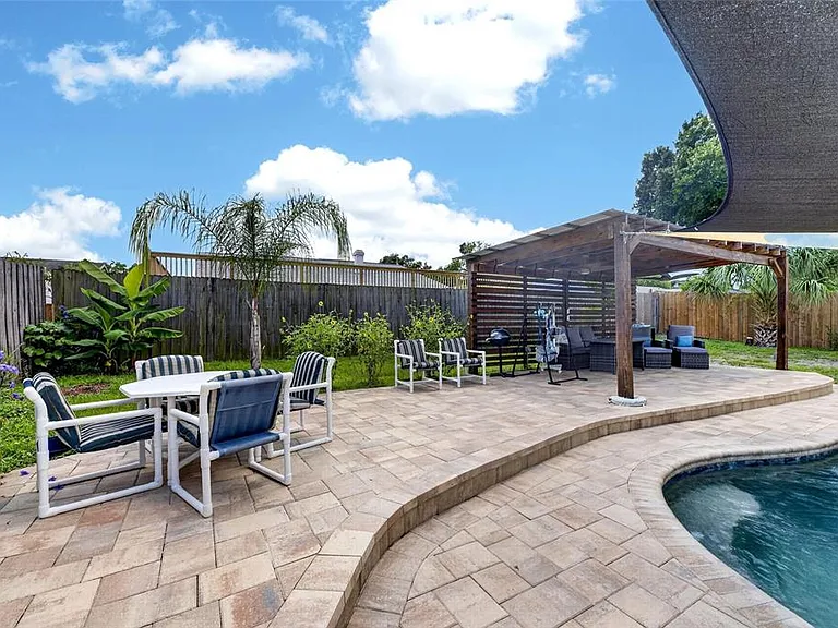 614 Stillview Cir — Photo 40