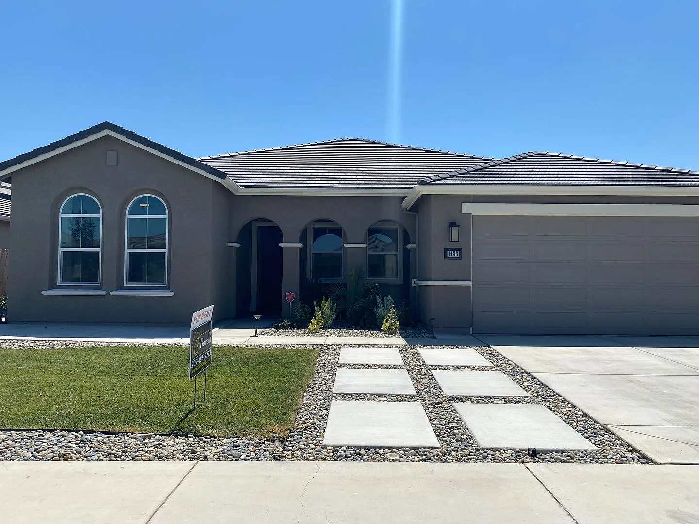 1133 Pearl Dr photo 1
