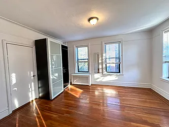 Rented by LRGNY Group, Inc.