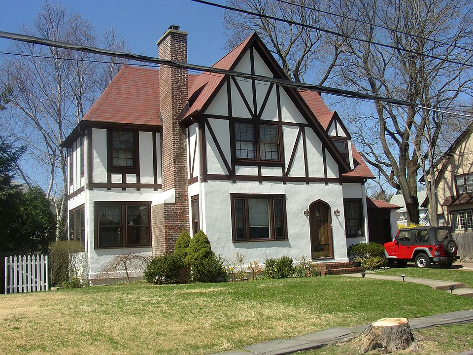 1st image of 122 Crestwood Ave