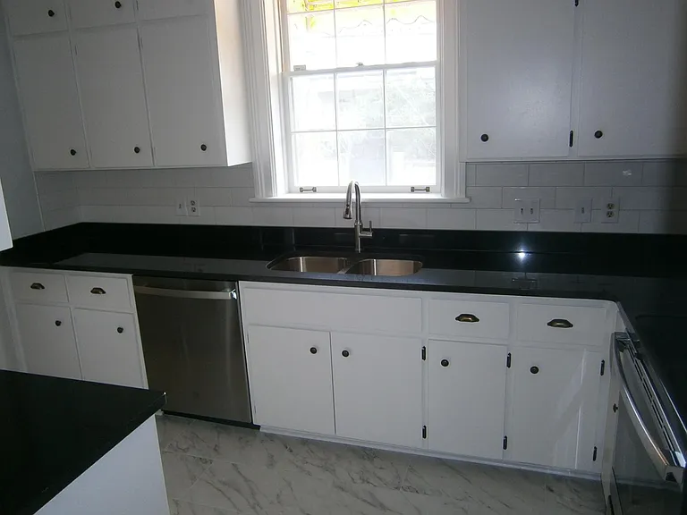 107 W Taylor St — Photo 14