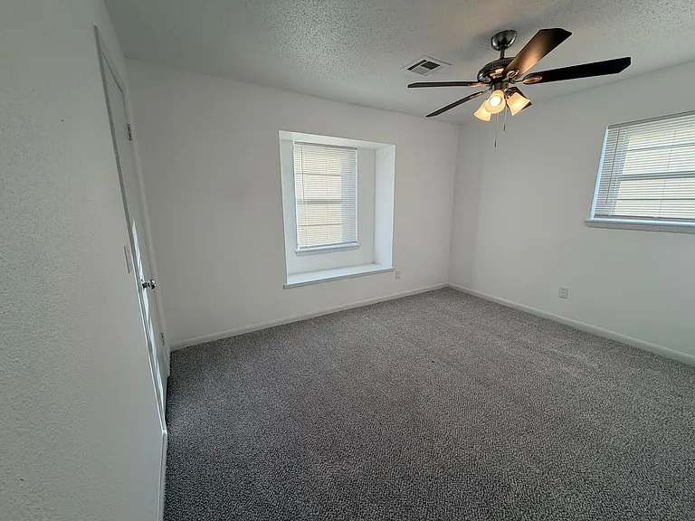 1323 SE Clover Ln — Photo 15