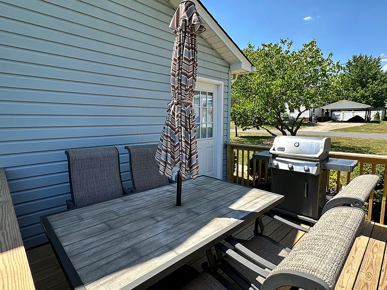 1754 Perfection Ave — Photo 8